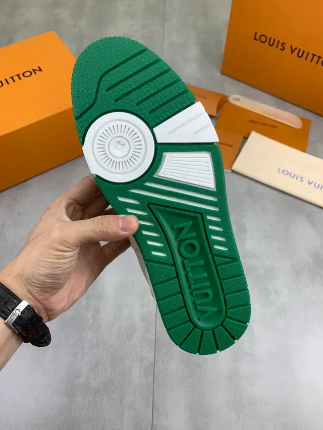 Louis Vuitton LV Trainer বেইজ গ্রিন মেশ আপার লেয়ার্ড ওভারলে লাইফস্টাইল স্নিকার্স 3