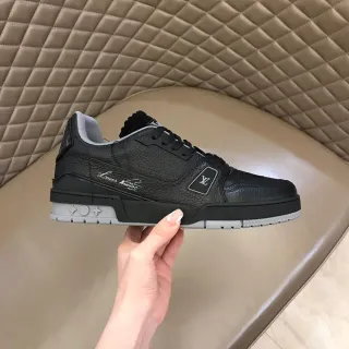Louis Vuitton LV Trainer Negro Gris Cuero Granulado Capa Superior Capa Encapada Suela Esculpida Zapatillas Lifestyle