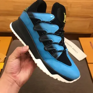 Louis Vuitton LV Trainer Tênis Chunky Azul e Preto Couro Patentado Painéis de Malha
