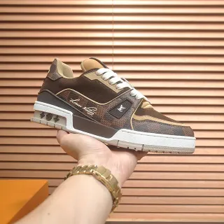 Louis Vuitton LV Trainer Marrón Beige Monogram Lona Cuero Sobreposiciones Lifestyle Sneakers