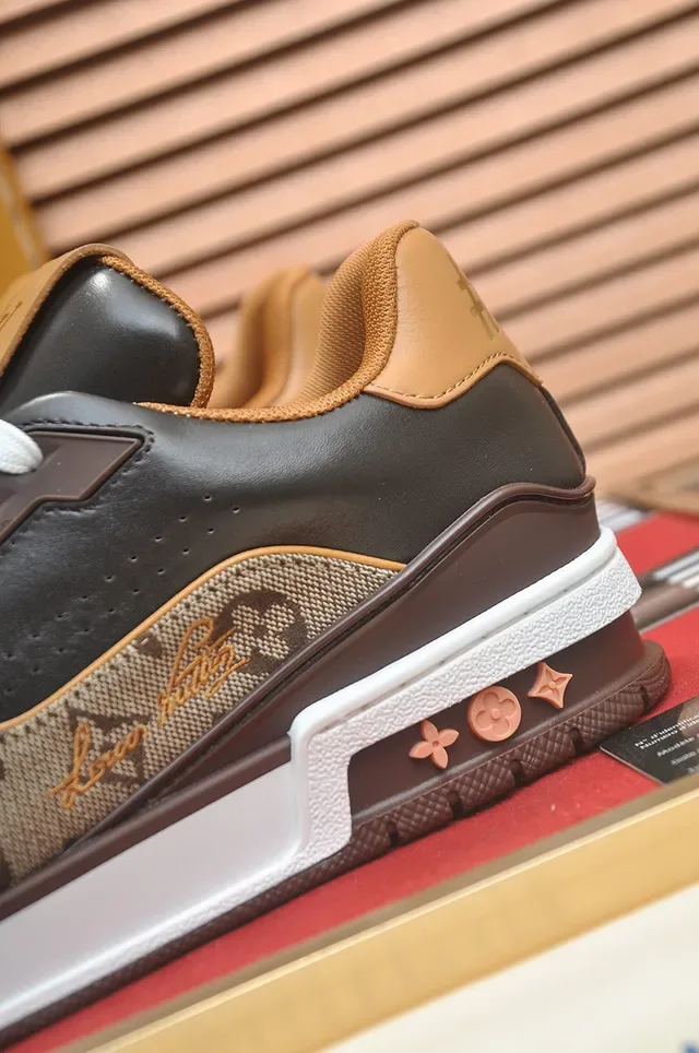Louis Vuitton LV Trainer Sneakers Lifestyle Marron Beige Monogram Canvas Leather Overlays 2