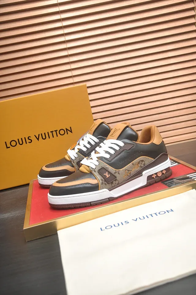 Louis Vuitton LV Trainer Sneakers Lifestyle Marron Beige Monogram Canvas Leather Overlays 3