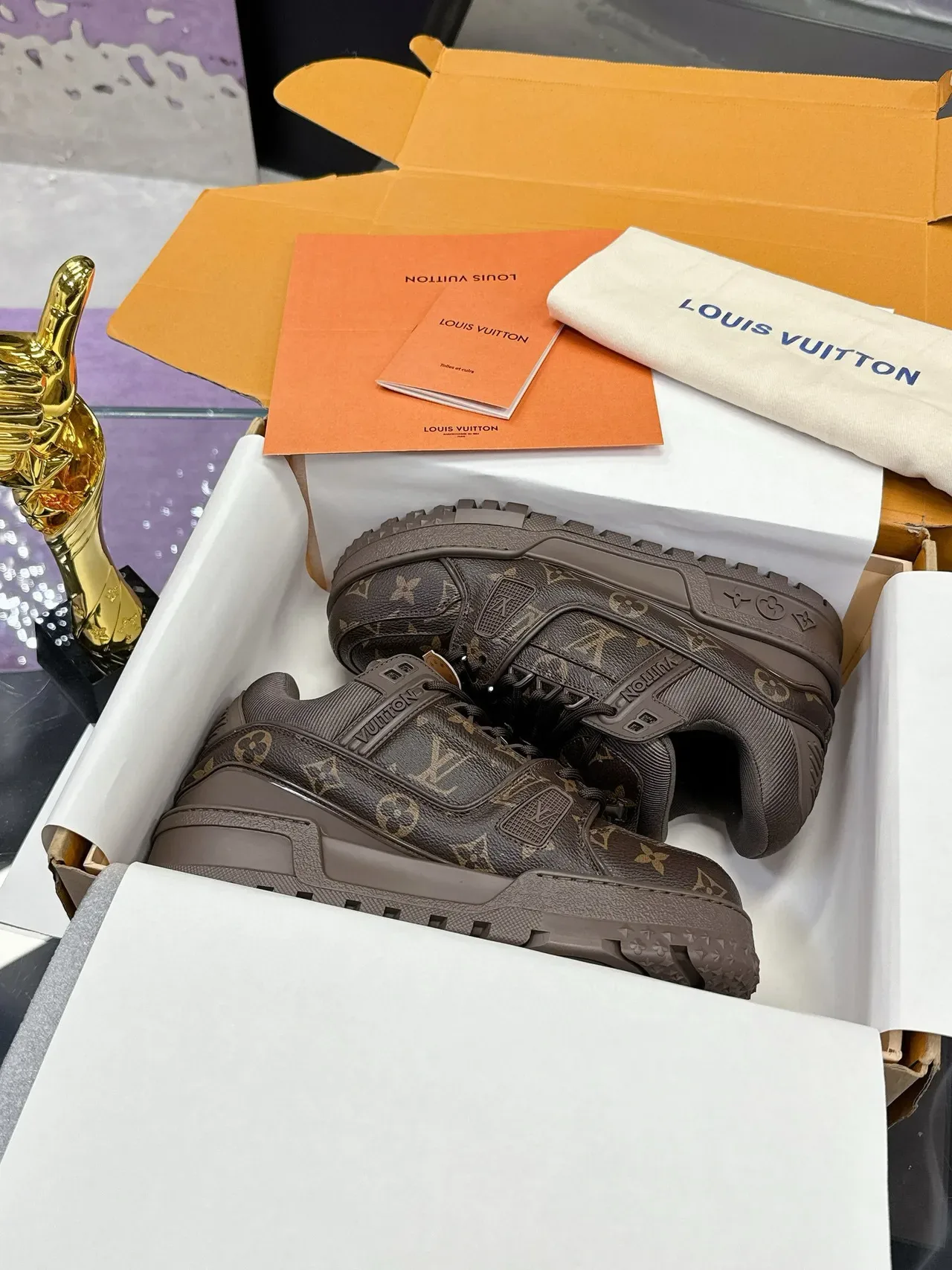 Louis Vuitton LV Trainer Marrom Dourado Monograma Lona Solado Plataforma Chunky Tênis Lifestyle 2