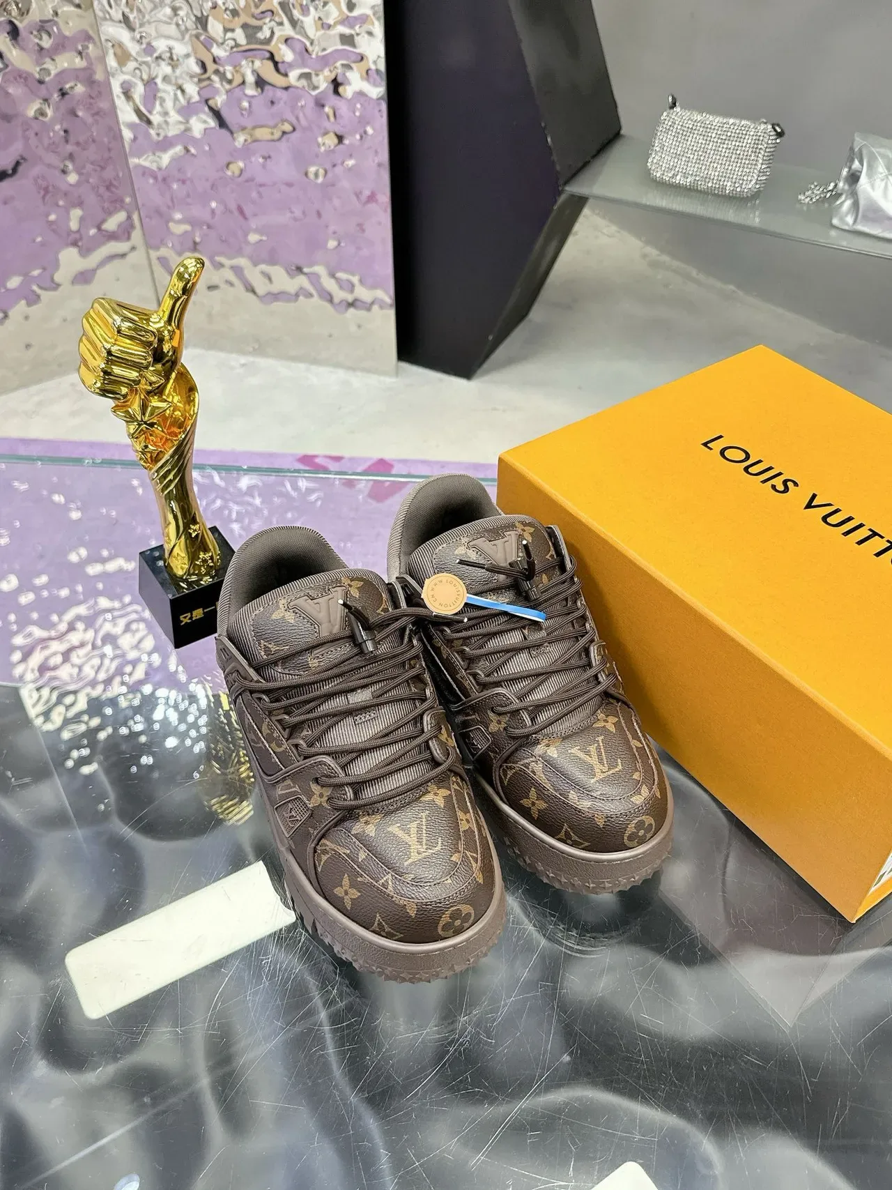 Louis Vuitton LV Trainer Marrom Dourado Monograma Lona Solado Plataforma Chunky Tênis Lifestyle 5