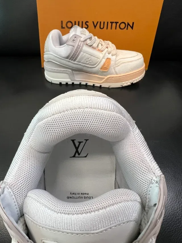 Louis Vuitton LV Trainer Blanc Beige Toile Monogrammée Upper Layered Semelle Chunky Lifestyle Sneakers 4