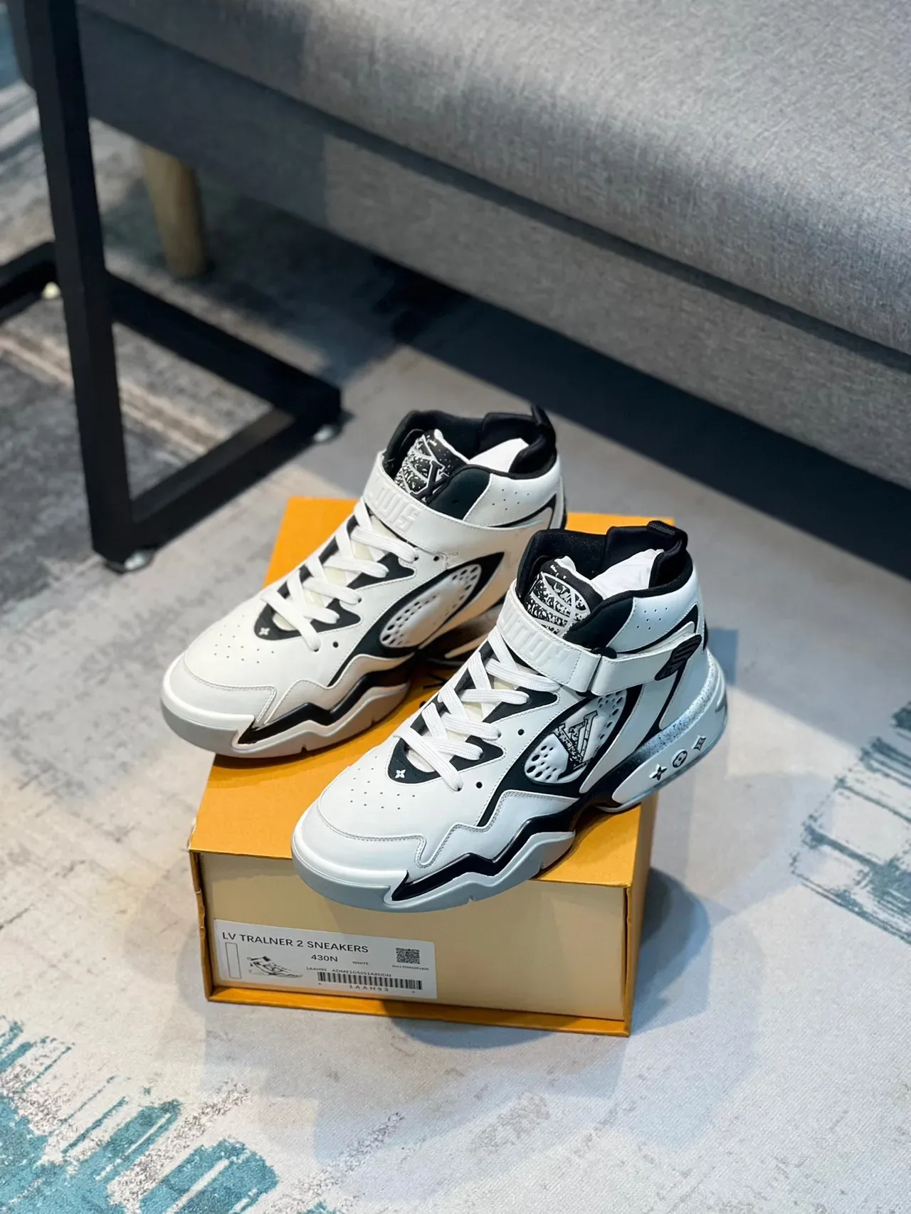 Louis Vuitton LV Trainer Tênis Lifestyle Branco Preto Alto Com Monograma 7
