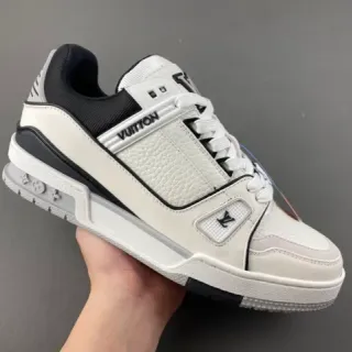 Louis Vuitton LV Trainer Blanco Negro Cuero pebblado Costura de contraste Zapatillas lifestyle