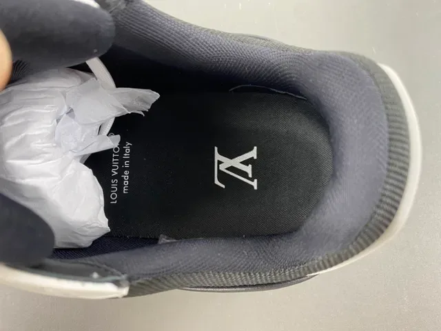 Louis Vuitton LV Trainer White Black Pebbled Leather Contrast Piping Lifestyle Sneakers 7