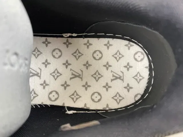 Louis Vuitton LV Trainer White Black Pebbled Leather Contrast Piping Lifestyle Sneakers 8