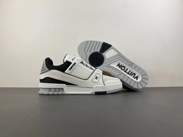 Louis Vuitton LV Trainer White Black Pebbled Leather Contrast Piping Lifestyle Sneakers 12
