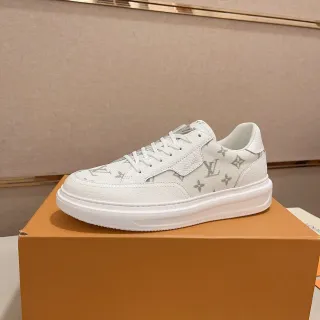 Louis Vuitton LV Trainer Zapatillas Lifestyle Blancas y Grises con Monograma de Canvas y Paneles de Cuero Texturizado