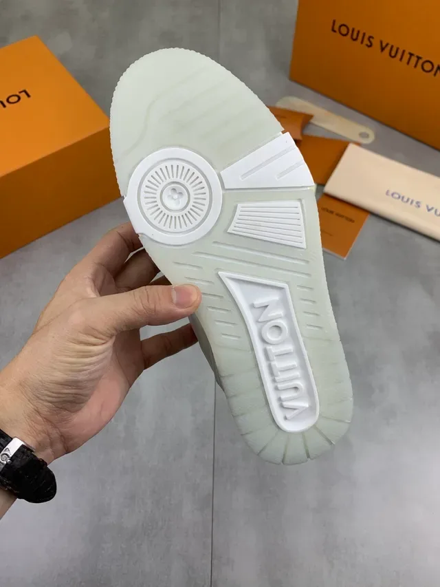 Louis Vuitton LV Trainer 白绿 分层混合材质鞋面 雕塑中底 生活方式运动鞋 4