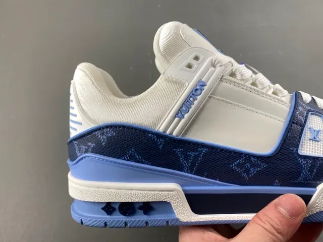 Louis Vuitton LV Trainer Blanc Navy Monogrammed Panels Cuir Supérieur Lifestyle Sneakers 3