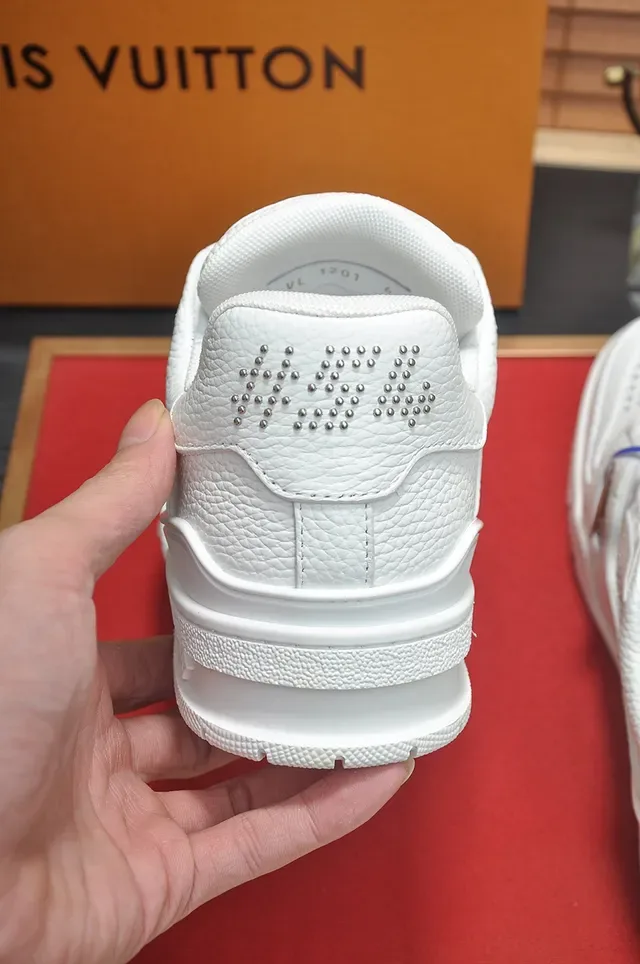 Louis Vuitton LV Trainer White Silver Textured Pebbled Leather Upper Lifestyle Sneakers 2
