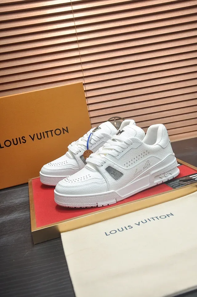 Louis Vuitton LV Trainer White Silver Textured Pebbled Leather Upper Lifestyle Sneakers 4