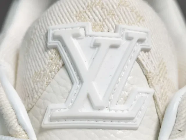 Louis Vuitton LV Trainer Blanc Translucide Monogrammed Tissu Supérieur Superpositions Cuir Lifestyle Sneakers 10