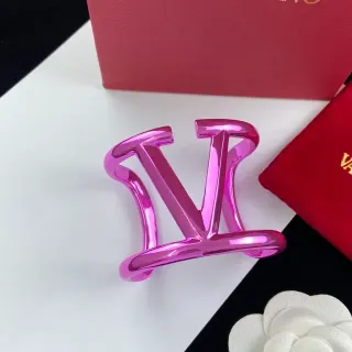 سوار لويس فويتون LV فولت كوف لامع وردي معدني