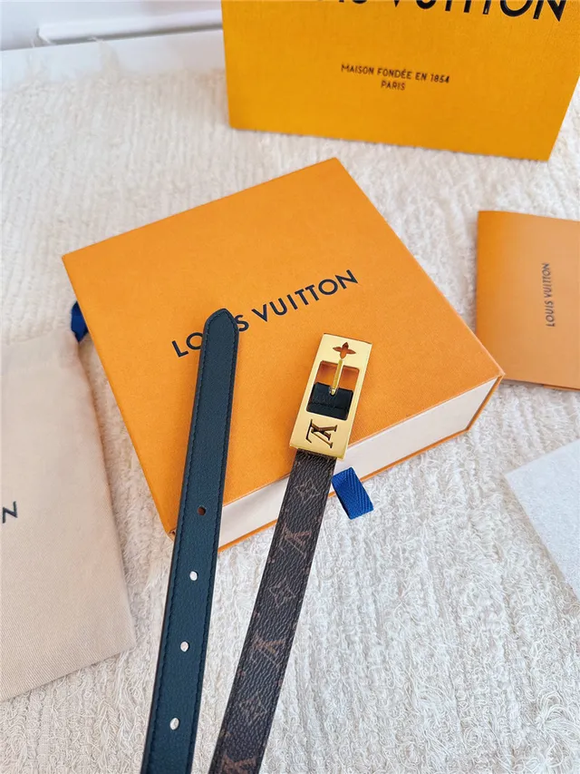 Louis Vuitton مونوغرام كانفاس ذهبي اللون مشبك حزام جلد 9