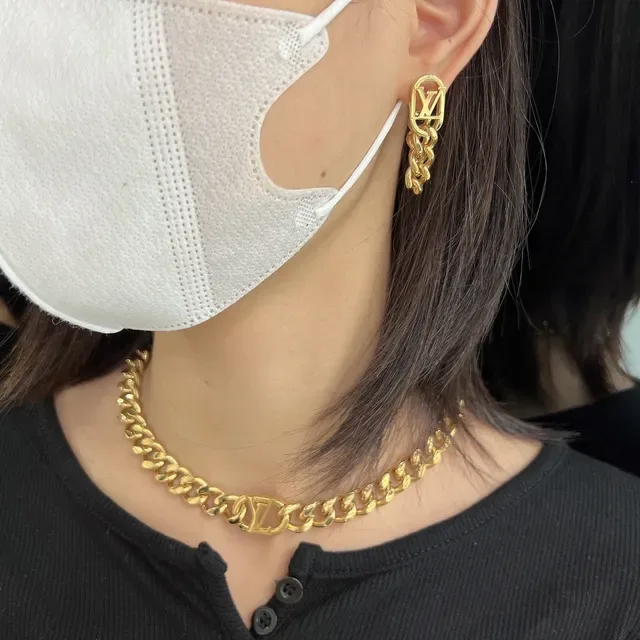 Louis Vuitton Monogram Chain Gold-Tone Curb Link Necklace 8