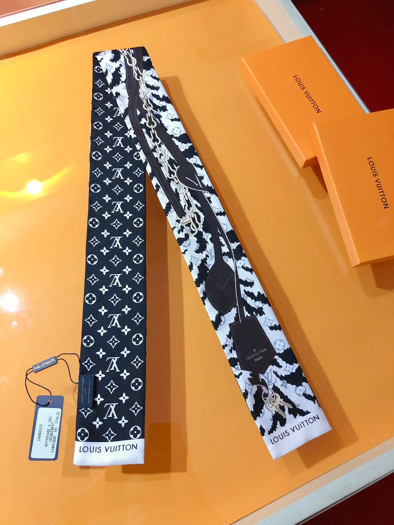 Louis Vuitton Monogram Chain Key Print Silk Scarf 5