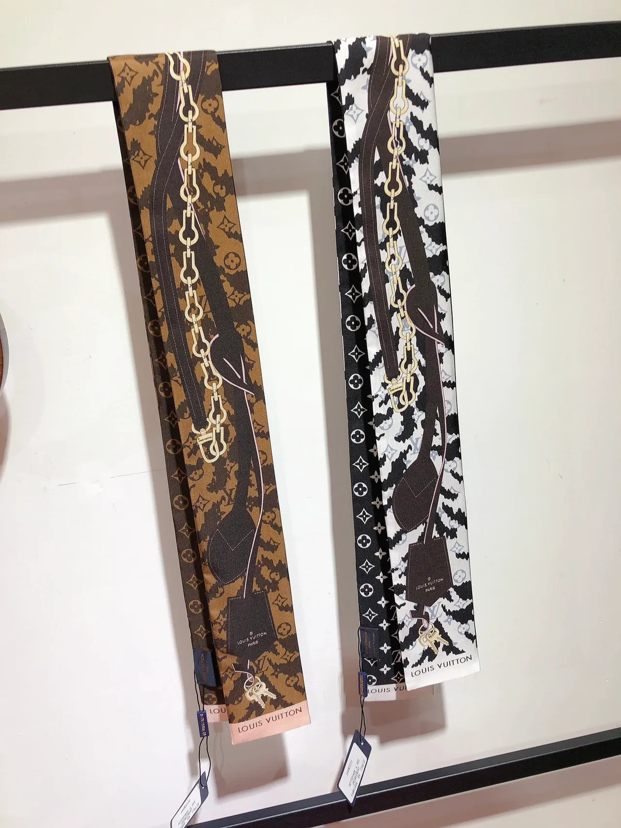 Louis Vuitton Monogram Chain Key Print Silk Scarf 6