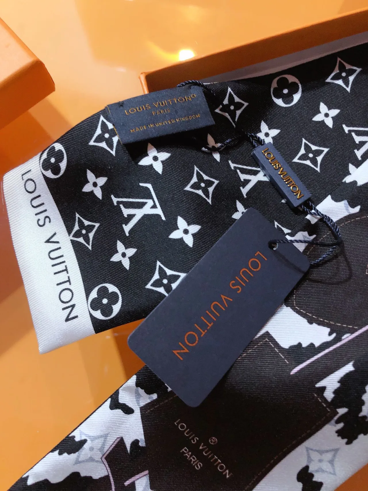 Louis Vuitton Monogram Chain Key Print Silk Scarf 8