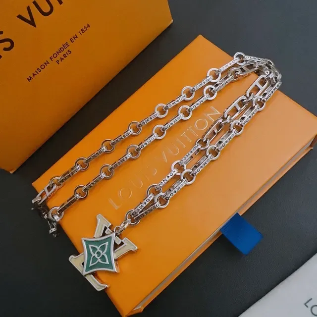 Louis Vuitton Monogram Enamel Pendant Necklace 8
