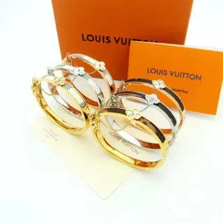 سوار لويس فيتون Monogram Flower Bangle ذهبي بني صلب مفصل أربع بتلات نقش زهري