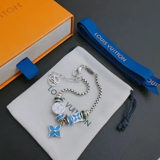 Louis Vuitton Monogram Bracelet Charme Fleur Argent Boîte Bleue Chaîne Émail Charms Floraux 5