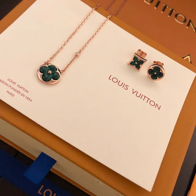 Louis Vuitton Monogram Flower Green Enamel Rose Gold Stud Earrings 6