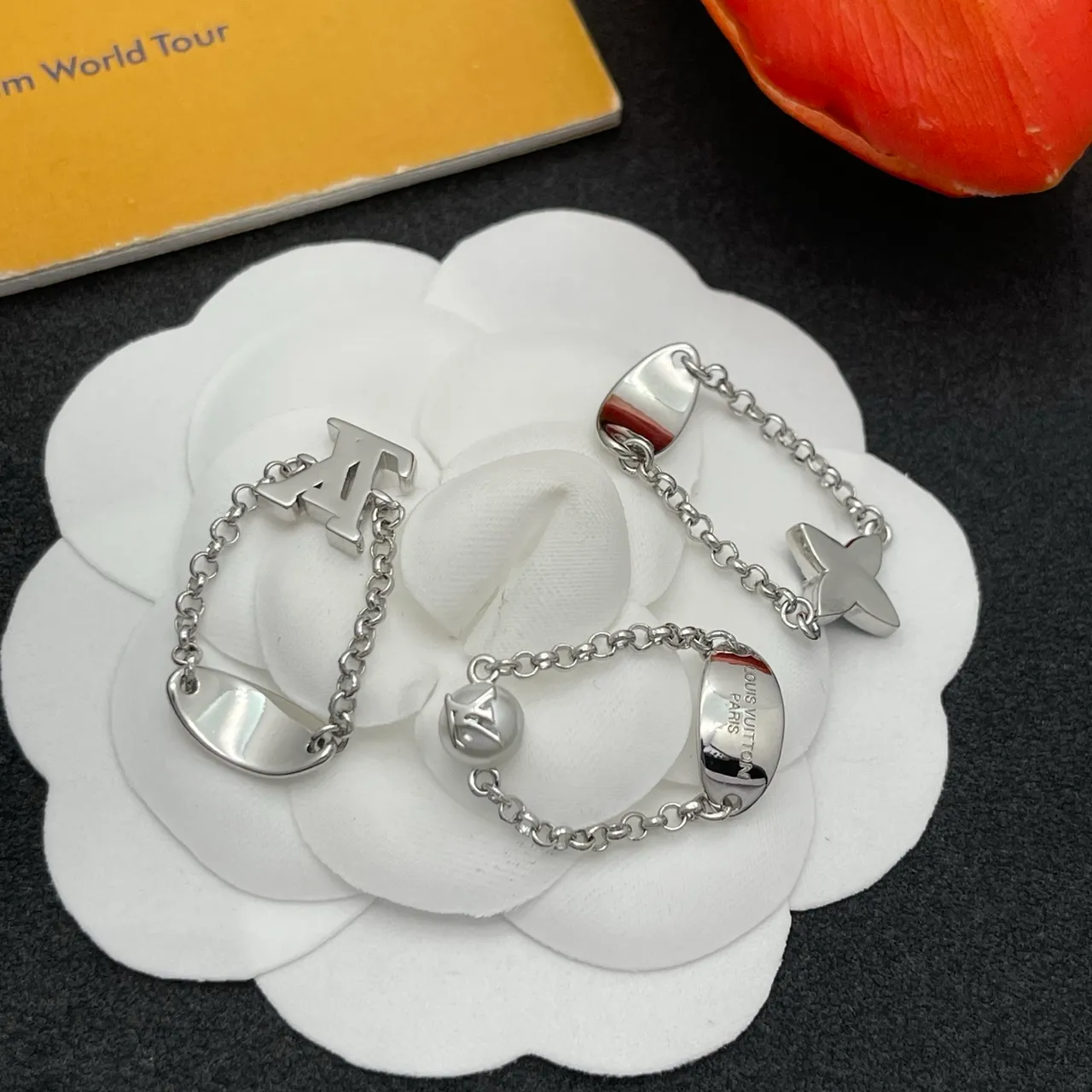 Louis Vuitton Monogram Flower Pearl Chain Rings 4