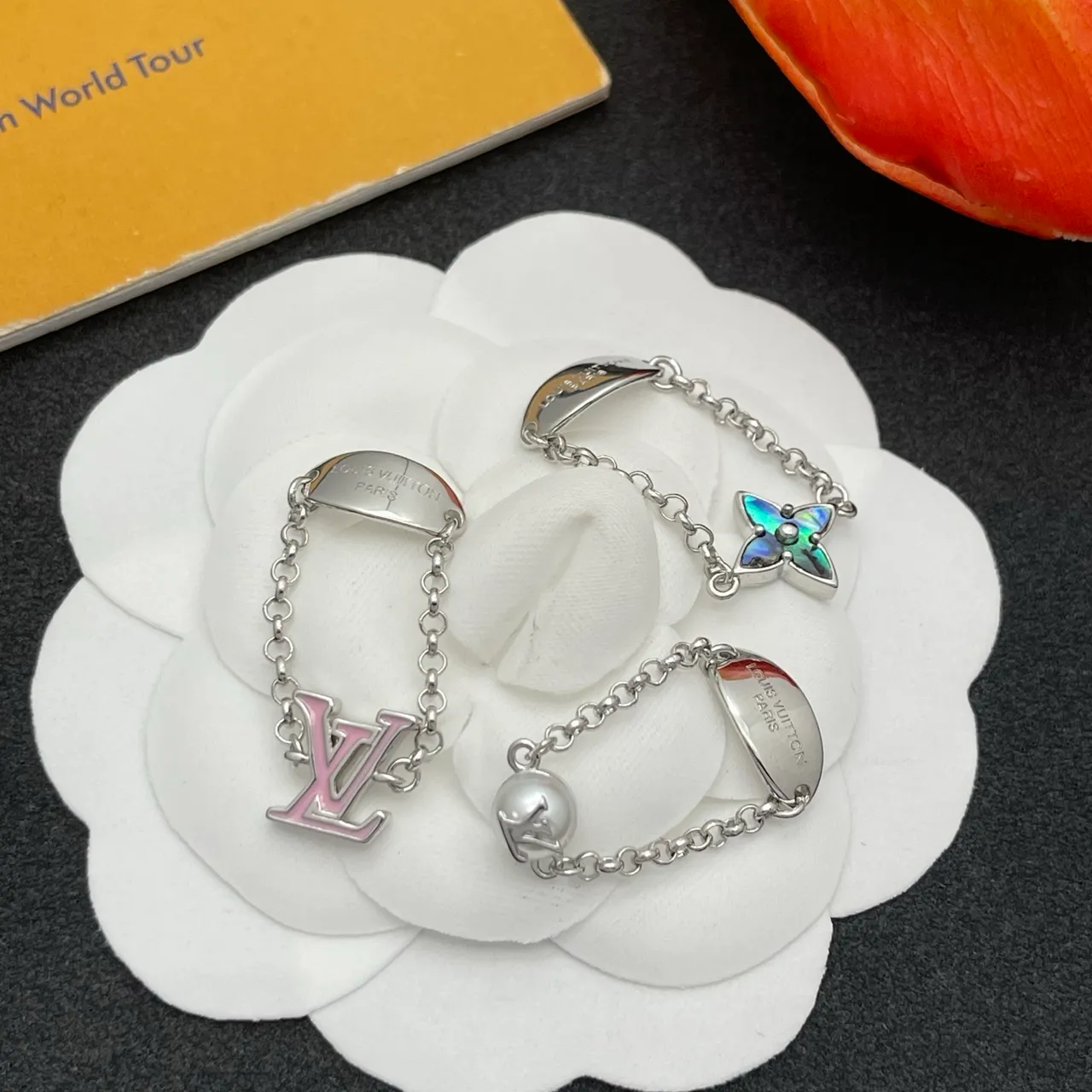 Louis Vuitton Monogram Flower Pearl Chain Rings 5