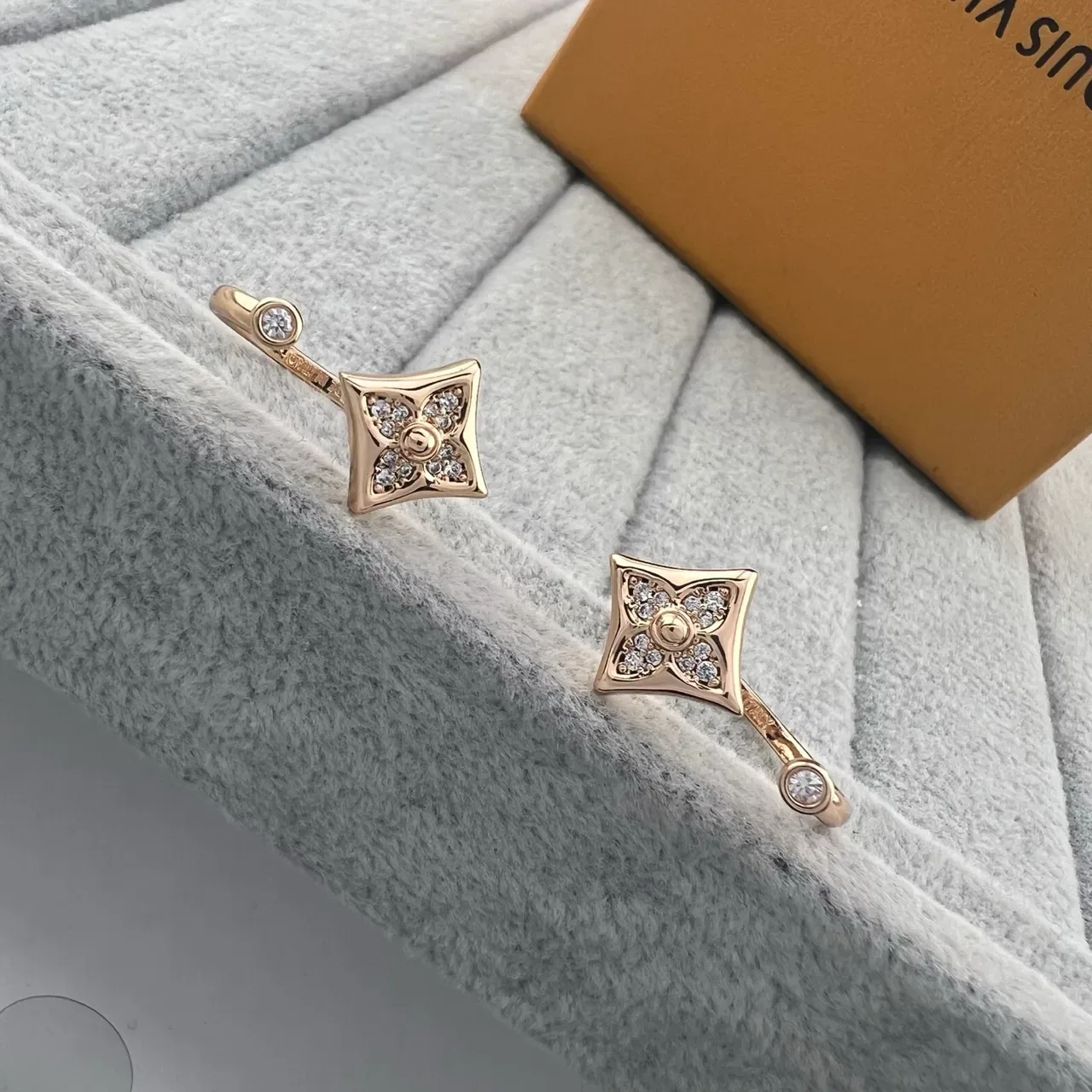 Louis Vuitton Monogram Flower Quatrefoil Pavé Earrings 2