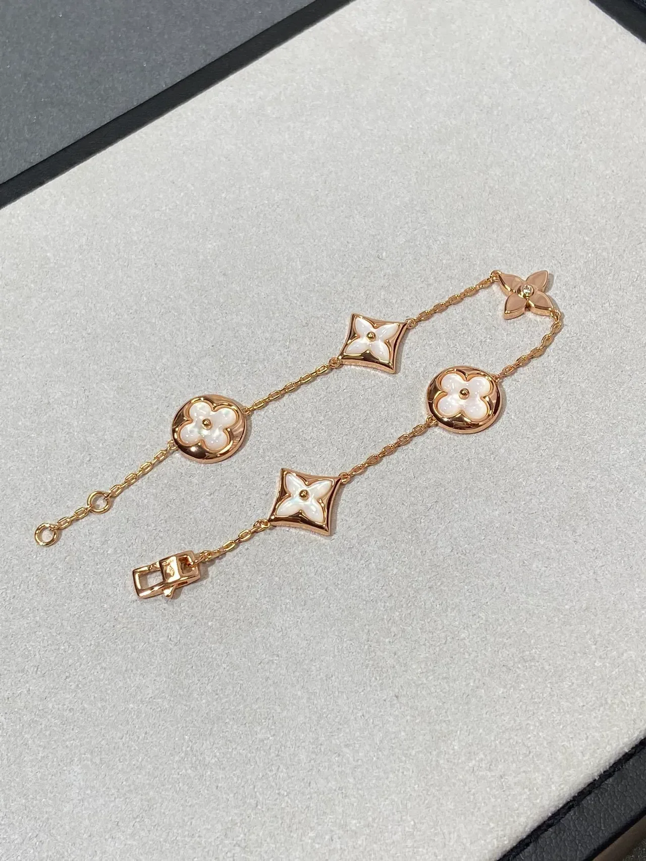 Louis Vuitton Monogram Flower Rose Gold and White Mother-of-Pearl Bracelet 3