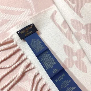 Louis Vuitton Monogram Jacquard وشاح كشميري وردي وكريمي