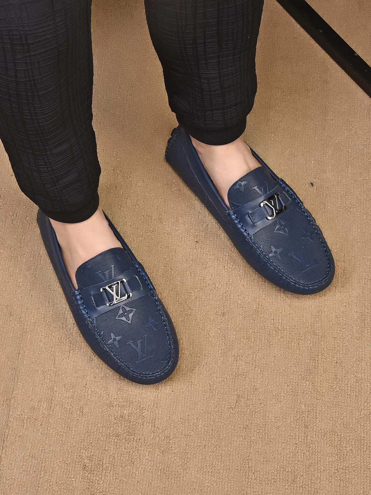 Louis Vuitton Monogram mocassin cuir bleu marine 4