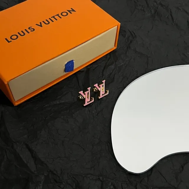 Louis Vuitton Monogram Pink Enamel Gold-Tone Stud Earrings 6