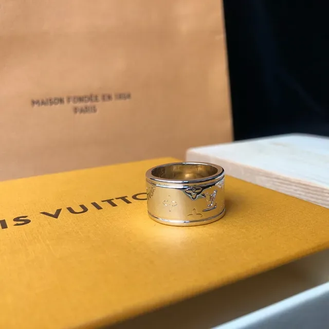 Louis Vuitton Monogram Ring Silver Polished Metal Ring 5