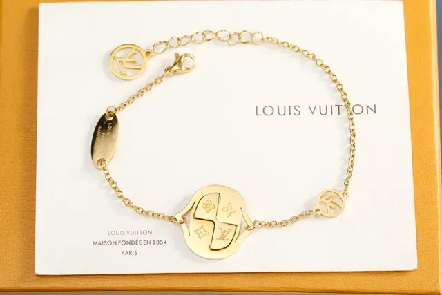 Louis Vuitton Monogram Shield Gold Silver Chain-Link Bracelet 4