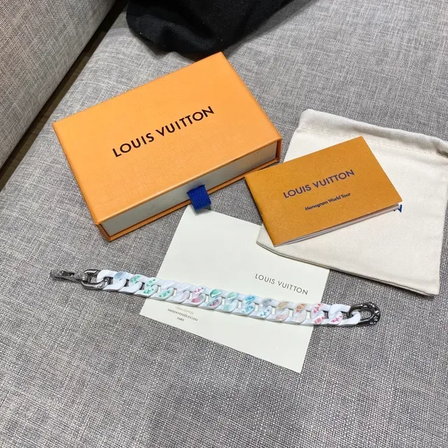Louis Vuitton Monogram World Tour Chain-Link Bracelet 6