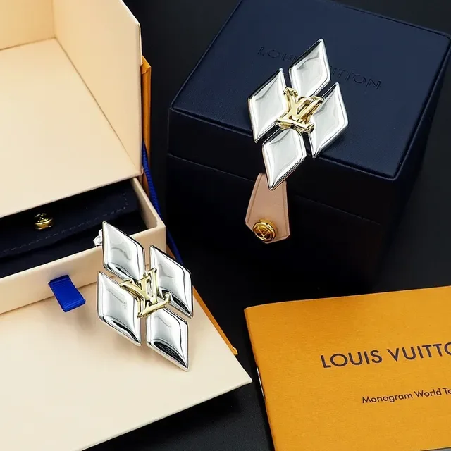 Louis Vuitton Monogram World Tour Diamond-Shaped Metallic Brooches 2