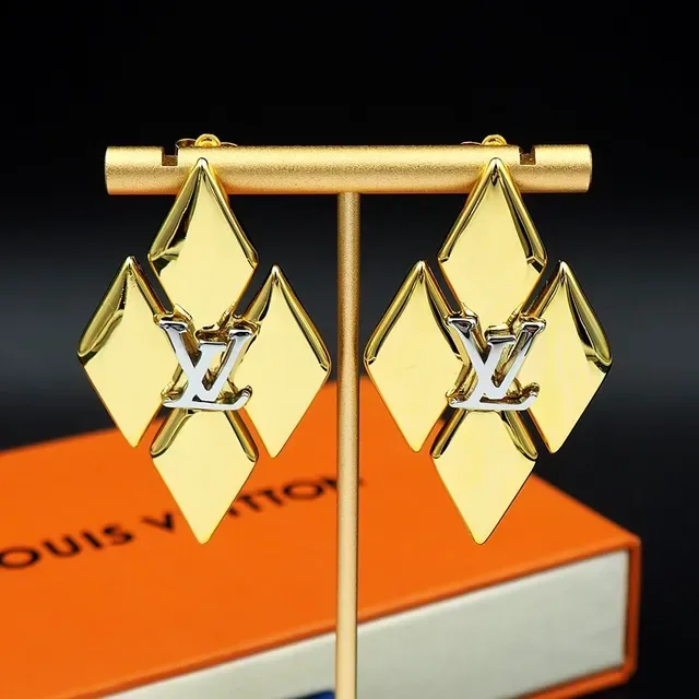 Louis Vuitton Monogram World Tour Diamond-Shaped Metallic Brooches 5