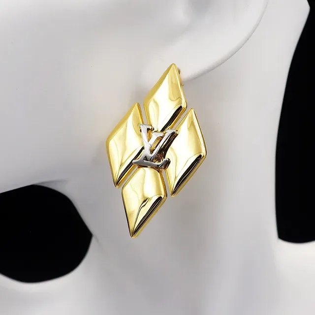 Louis Vuitton Monogram World Tour Diamond-Shaped Metallic Brooches 7