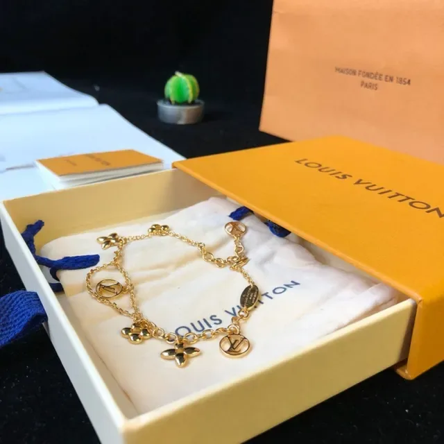 Louis Vuitton Multi-Charm Bracelet Gold Chain Design Bracelet 8