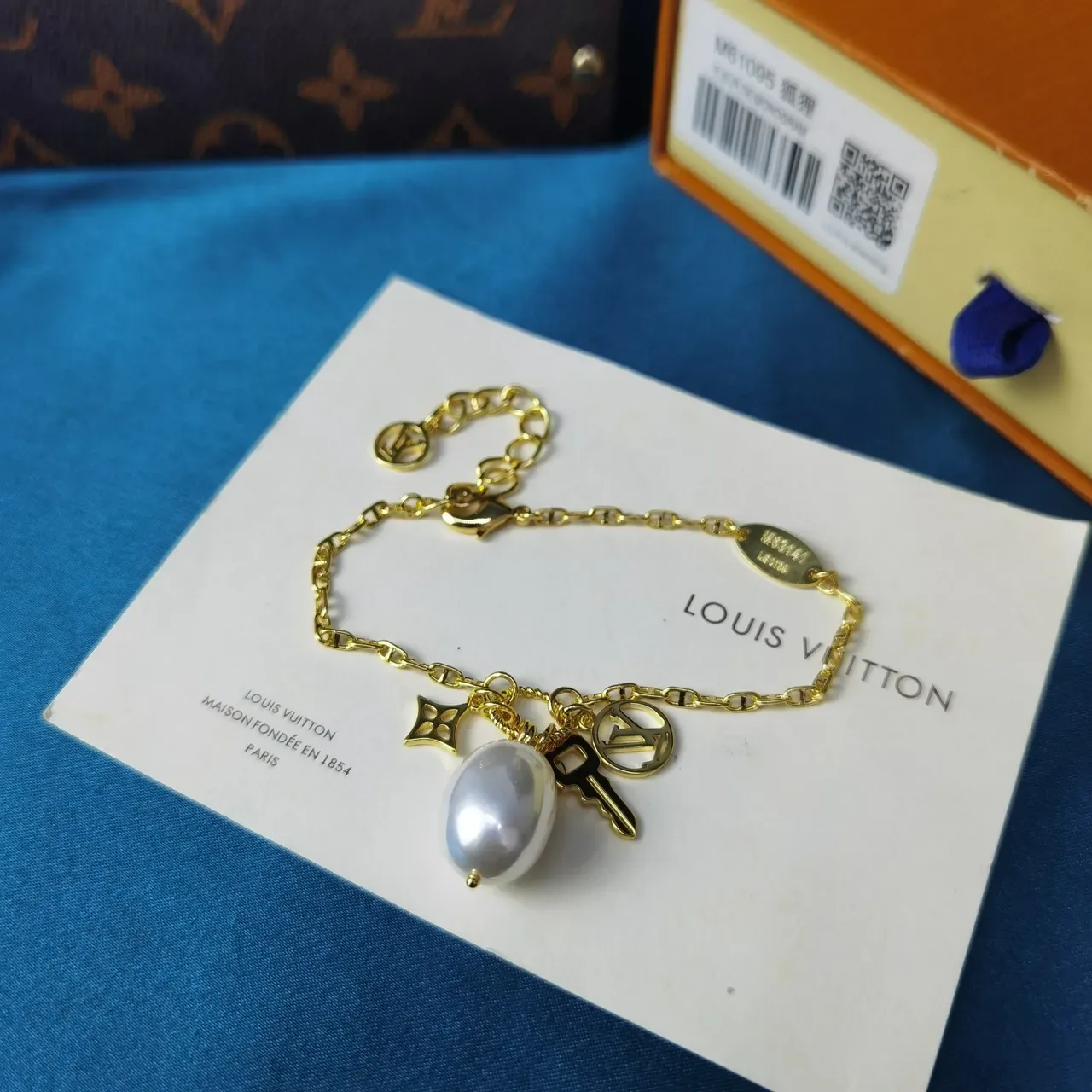Louis Vuitton Multi-Charm Gold White Chain Link Baroque Pearl Pendant Bracelet 6