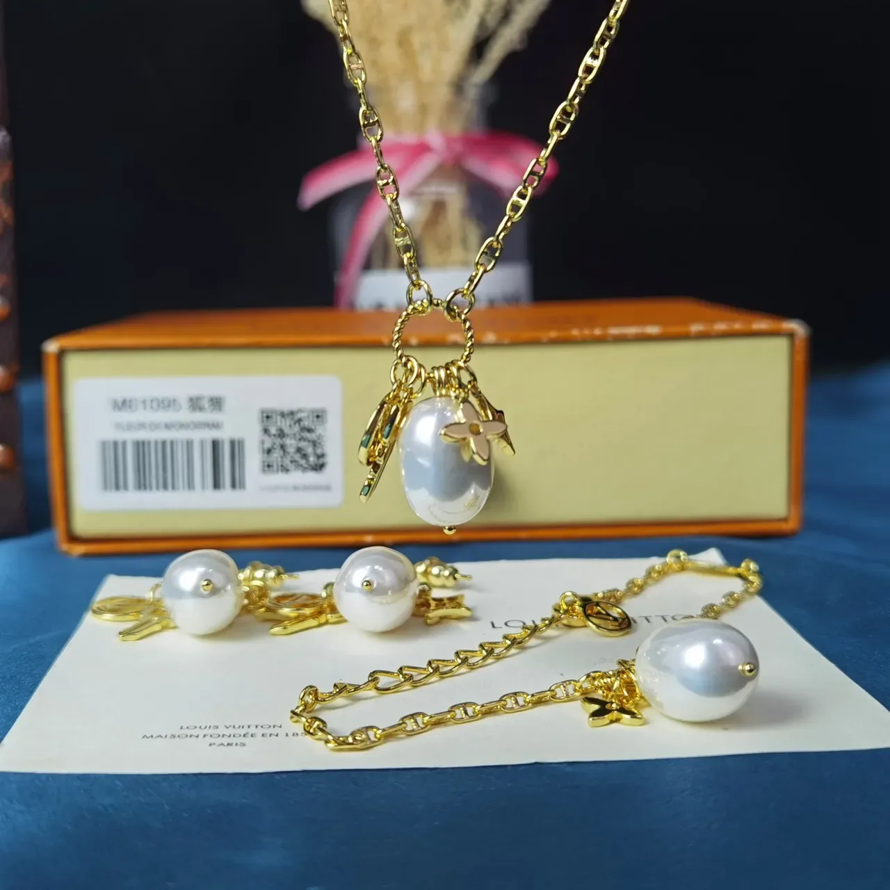 Louis Vuitton Multi-Charm Gold White Chain Link Baroque Pearl Pendant Bracelet 8