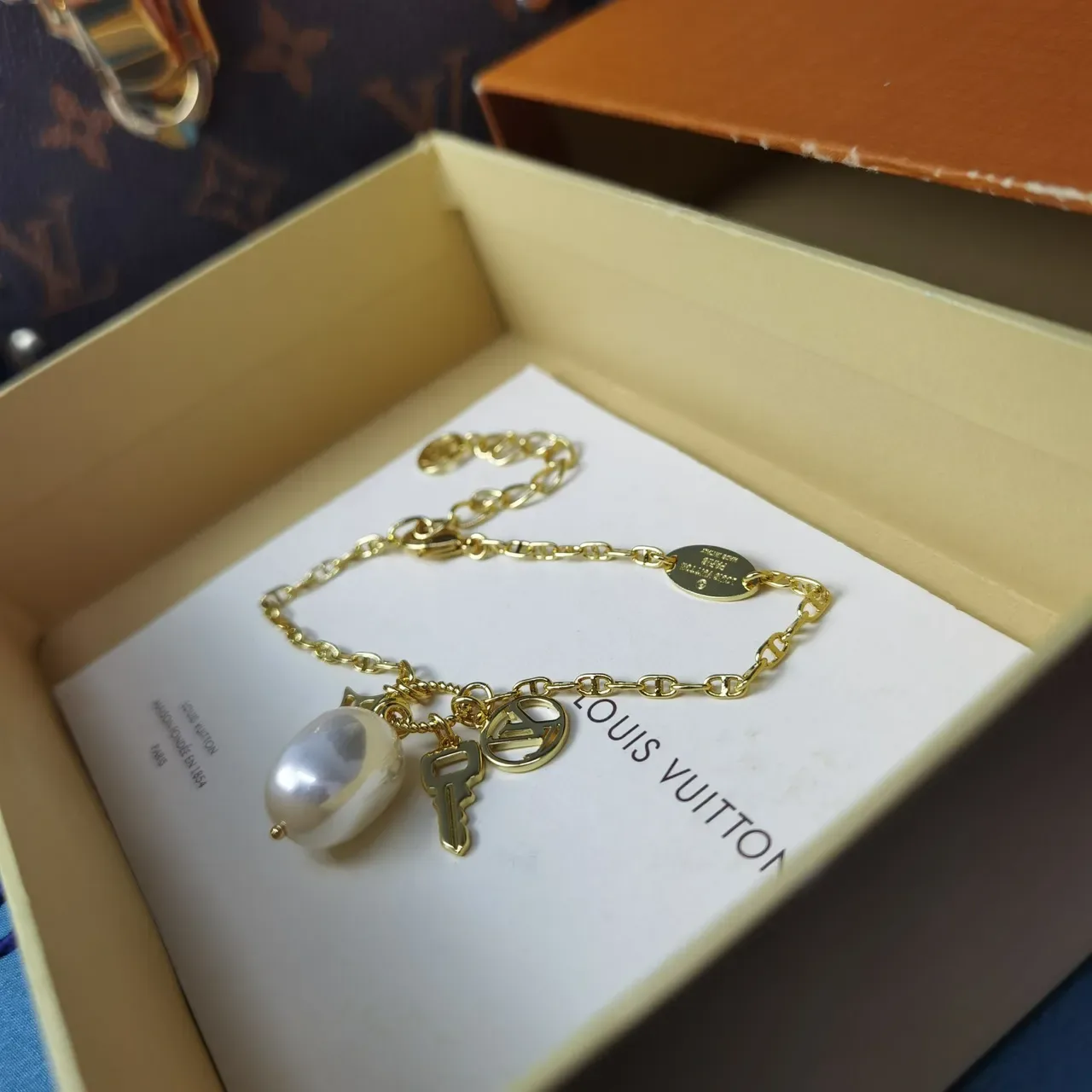 Louis Vuitton Multi-Charm Gold White Chain Link Baroque Pearl Pendant Bracelet 9