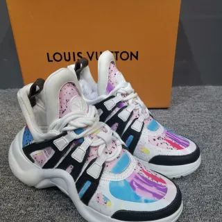 Louis Vuitton de várias cores sola preta impressão abstrata tênis chunky