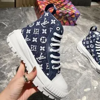 Zapatillas lifestyle Louis Vuitton Navy White High-Top Monogrammed Canvas