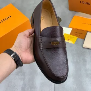 Louis Vuitton ब्राउन टेक्स्चर्ड लेदर पेनी लोअफर